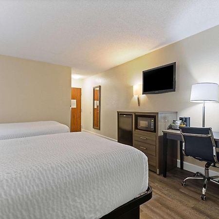 Clarion Pointe Savannah Gateway I-95 Bagian luar foto