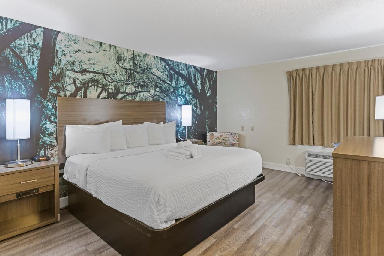 Clarion Pointe Savannah Gateway I-95 Bagian luar foto