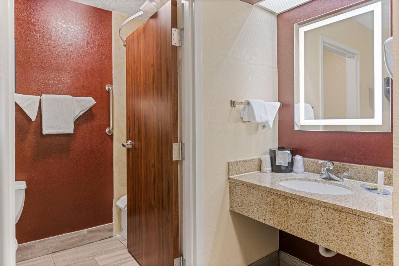 Clarion Pointe Savannah Gateway I-95 Bagian luar foto