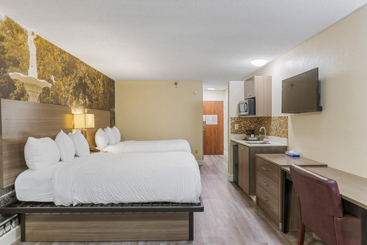 Clarion Pointe Savannah Gateway I-95 Bagian luar foto