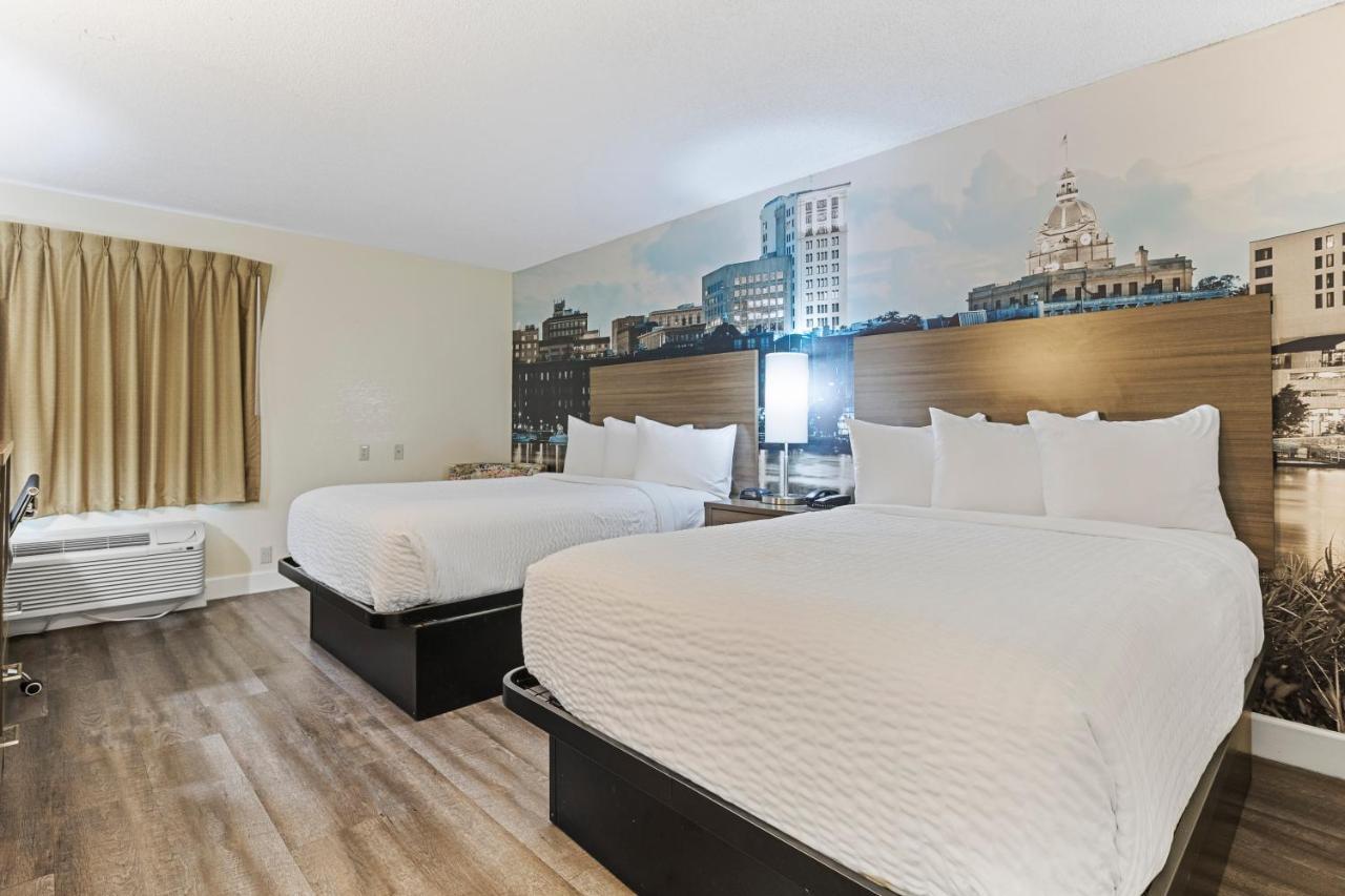 Clarion Pointe Savannah Gateway I-95 Bagian luar foto